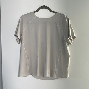 Lululemon UV protection running short sleeve shirt size 8 color vapor